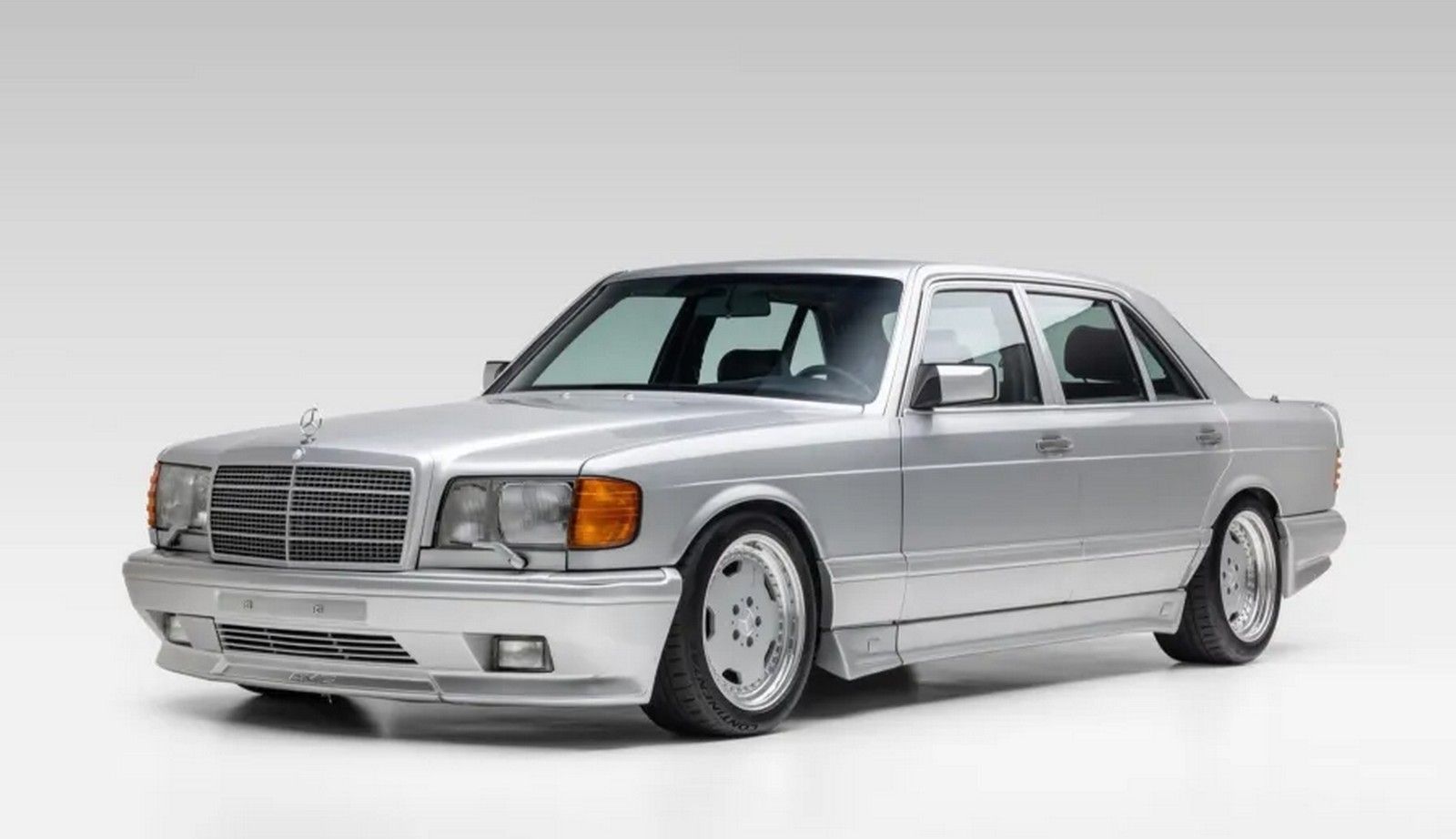 "Шейховоз" від AMG продали за 165 тисяч доларів