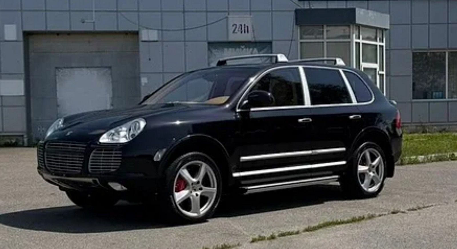 Колекційний Porsche Cayenne продають за ціною електричного