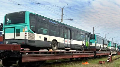 Три десятки автобусів прибули з автопарків Франції для громад Київщини