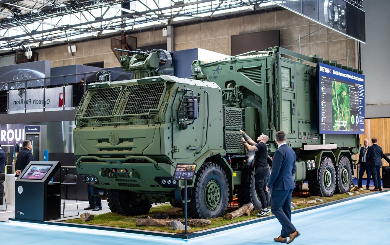 TATRA показала дві броньовані вантажівки