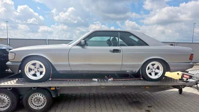 Люксове купе Mercedes везли для війська. На кордоні в це повірити не хотіли...