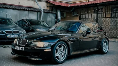 Незвичайний BMW Z3 M Coupe помітили у столиці
