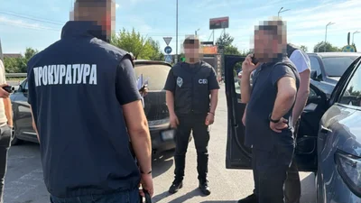 На Львівщині викрили начальника відділу митного поста: скільки брав за розмитнення