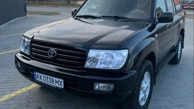 Сохранившуюся в хорошем состоянии Toyota Land Cruiser продают в Харькове за большие деньги