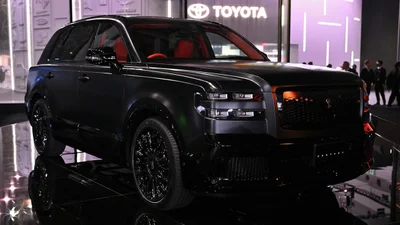 Прем'єр-міністерка Японії Санае Такаїчі пересіла на позашляховик Toyota Century