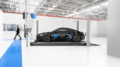 Alpine A110 стане електричним: компанія показала перший прототип спорткара