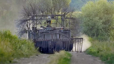 Американський бронетранспортер М113 українці навчили їздити без водія