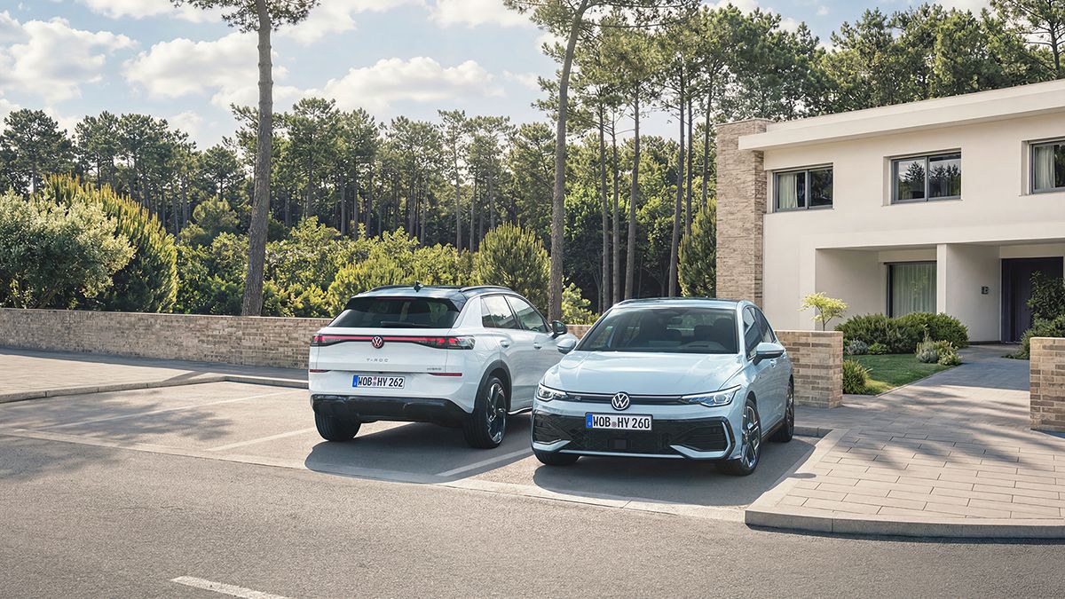 Volkswagen виводить на ринок повністю гібридні Golf та T-Roc: ціни та деталі