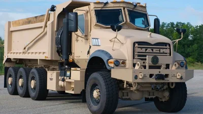 США продовжують закуповувати військові Mack M917A3: замовлено вже 208 машин