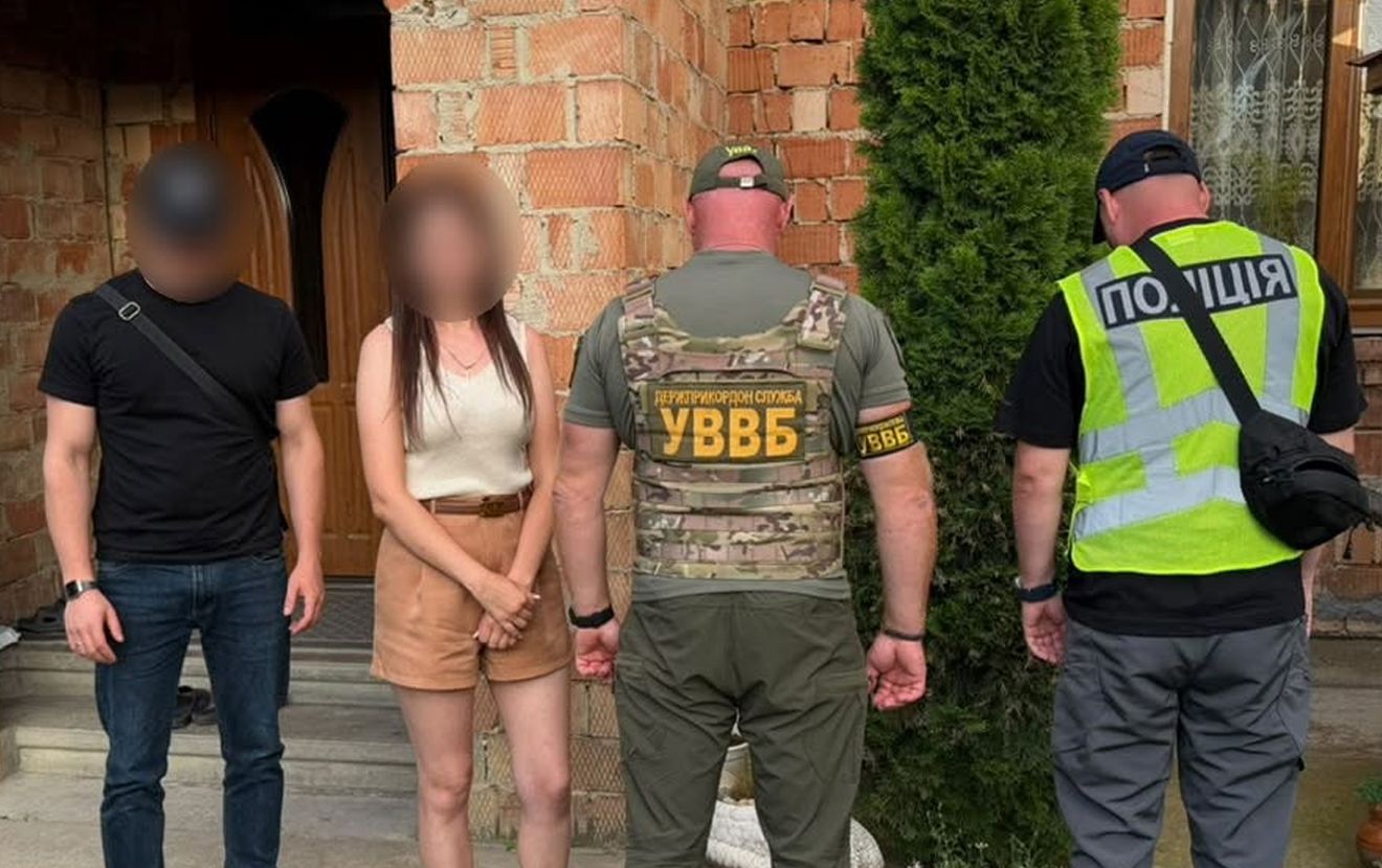 У схемі "три на три" була одна жінка і троє військових: за негідні вчинки усі шестеро вже отримали підозри