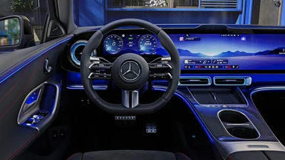 Mercedes-Benz повертає фізичні кнопки в салон, але не відмовиться від екранів: заява керівництва