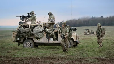 Британцы ищут замену армейским автомобилям Land Rover Defender и Pinzgauer: причину не скрывают