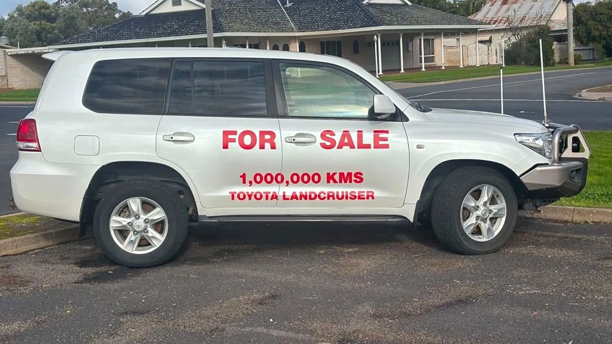 Toyota Land Cruiser із пробігом 999 999 км виставили на аукціон: яка ціна