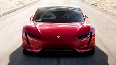 Новий Tesla Roadster може дебютувати у серпні з двигунами SpaceX