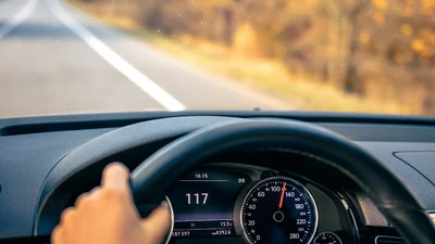 Американська AAA опублікувала дослідження про перевищення швидкості водіями: головні причиини порушень