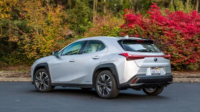 Найдешевший вживаний Lexus: чи справді він економний і надійний