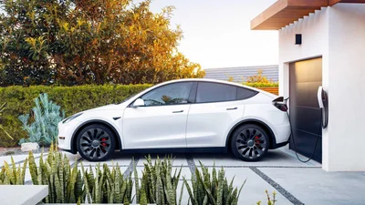 Почему батарея Tesla Model Y потеряла 23% емкости без быстрых зарядок: главные причины