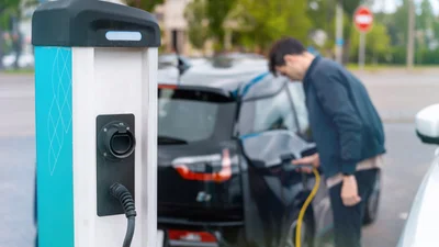 Електромобілі в Україні: частка BEV зросла у серпні 2026