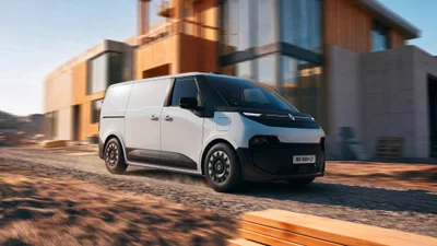 Новий Renault Trafic E-Tech electric: запас ходу, ціна та характеристики
