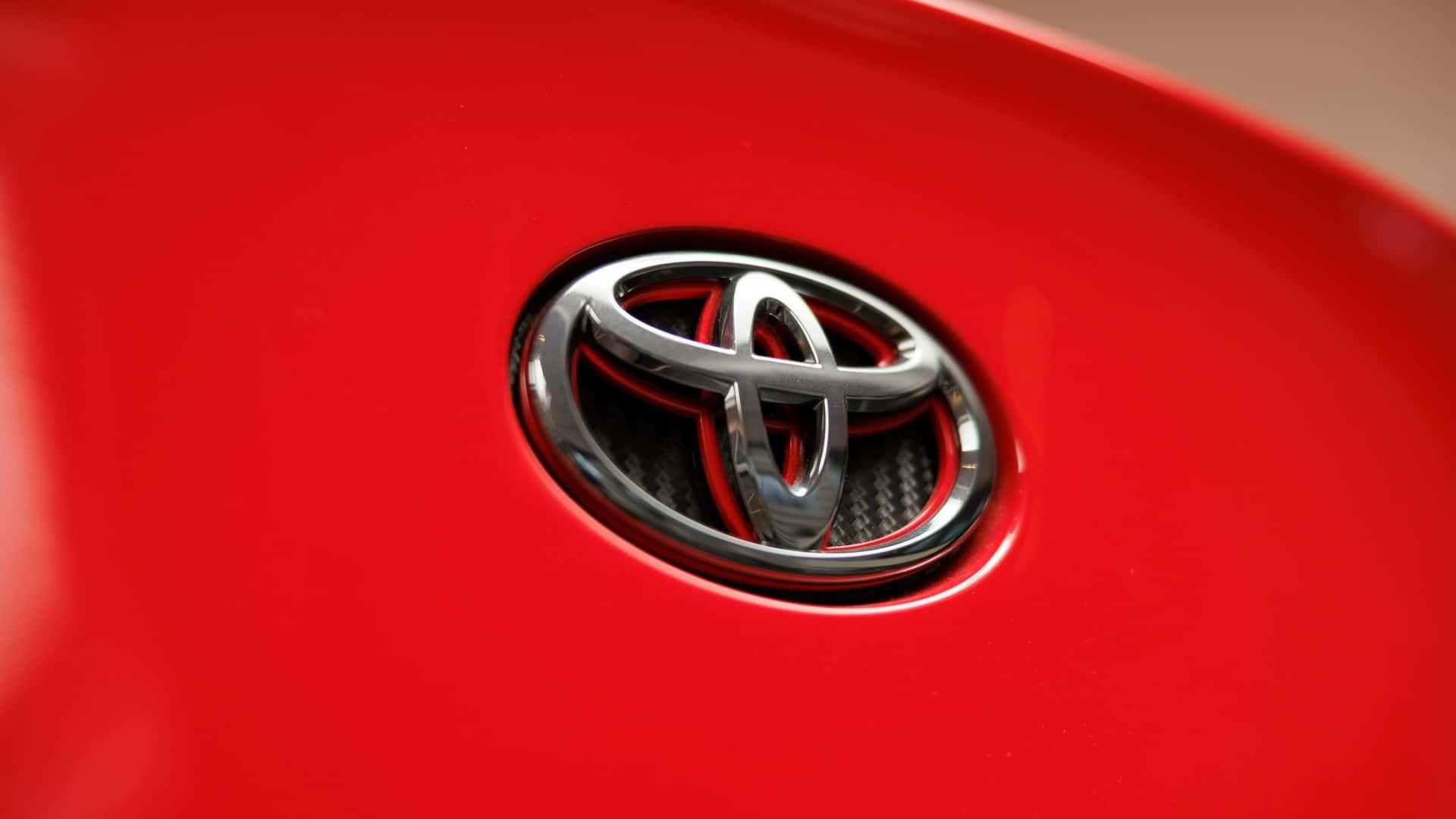 Toyota випустить перший електромобіль зі збільшеним запасом ходу EREV