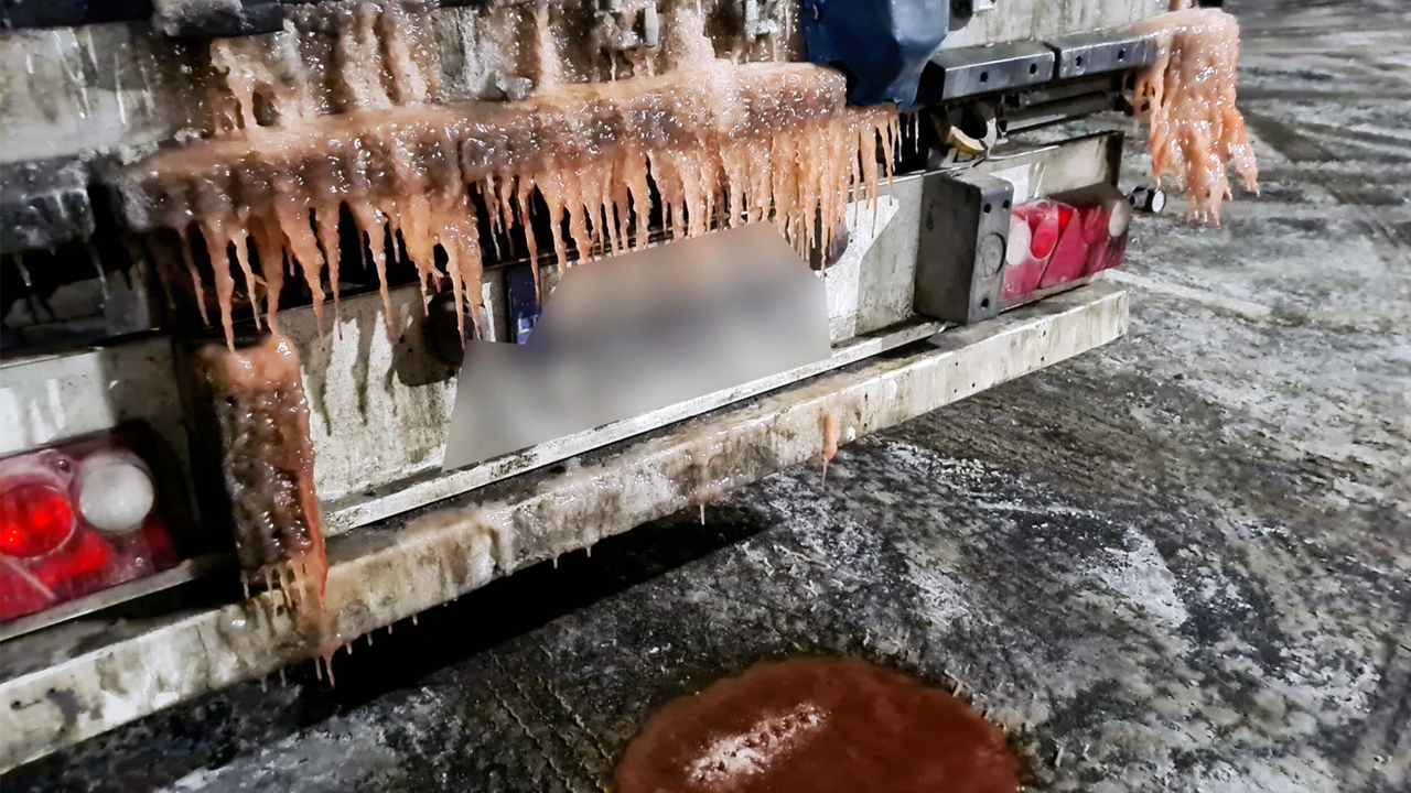 Норвегія штрафує рибні фури за талу воду: взимку вона перетворює дороги на крижані пастки