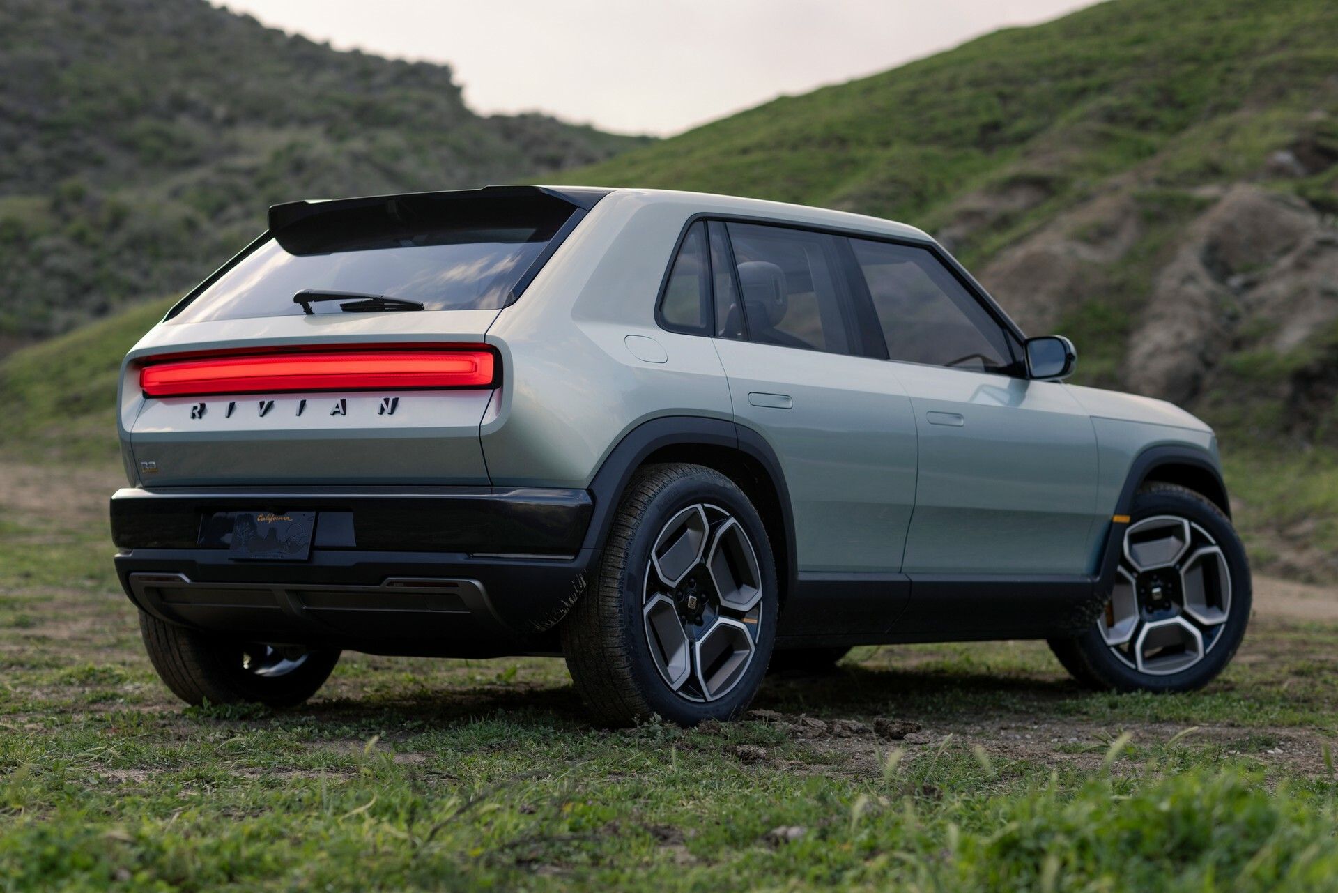 What Is Rivian R3 Rivian підтвердила розробку дешевого кросовера R3: ціна, характеристики ...
