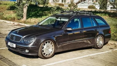 На улицах Киева был замечен очень редкий универсал Mercedes-Benz
