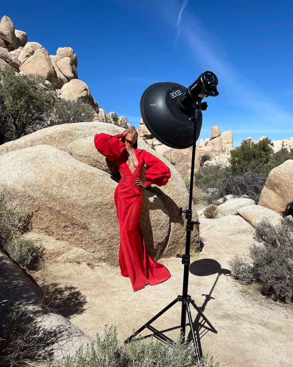 Жасмін Тукс позувала для фотосесії у червоних образах / Фото з інстаграму