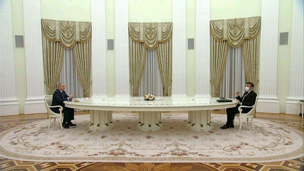 Путін та Макрон намагаються почути один одного