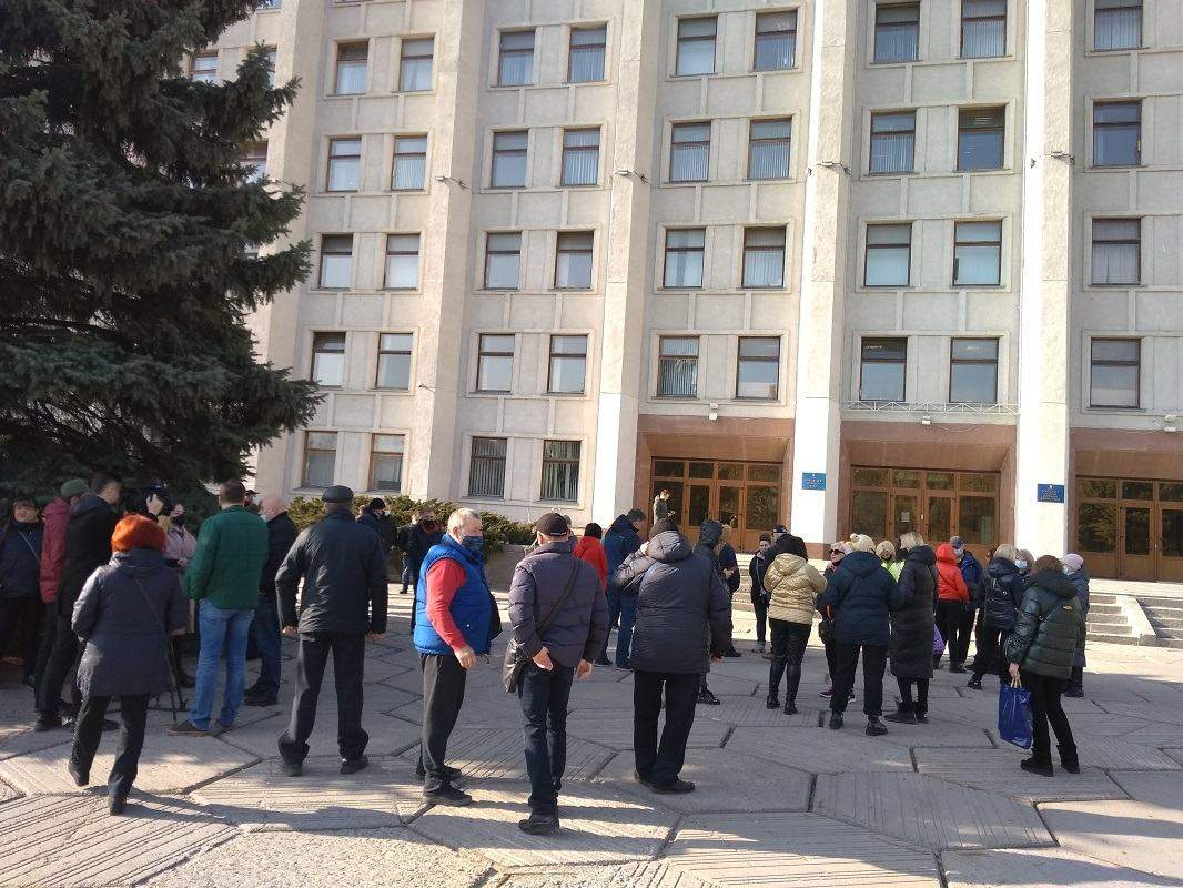 Мітингарі під Полтавською ОДА Мітингарі під Полтавською ОДА