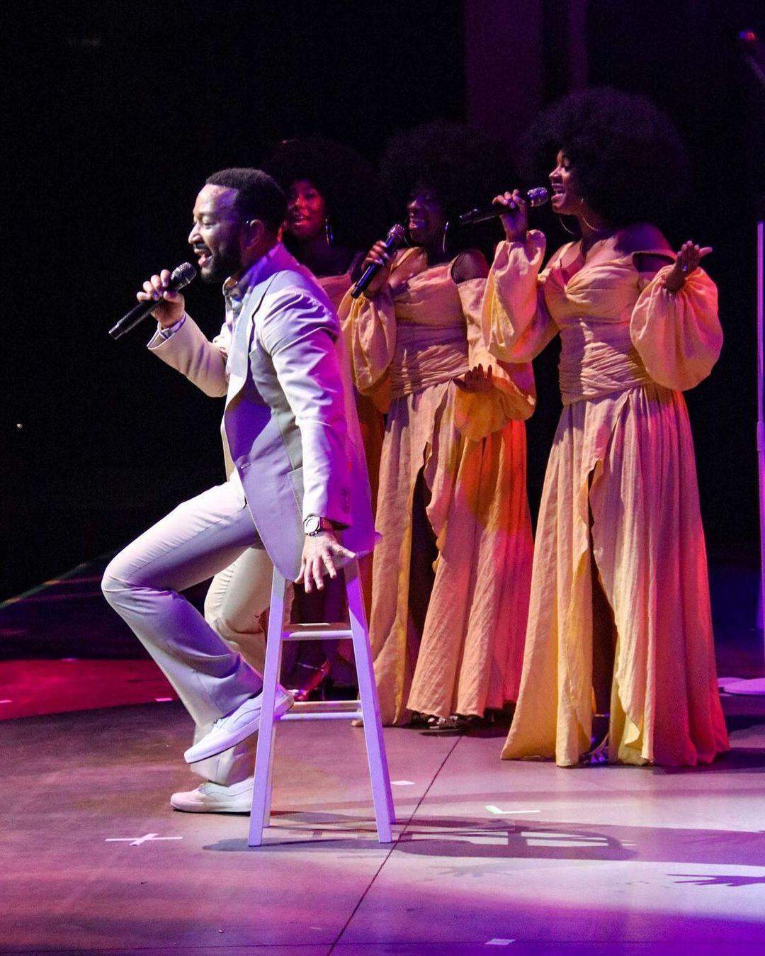 Джон Ледженд Україна