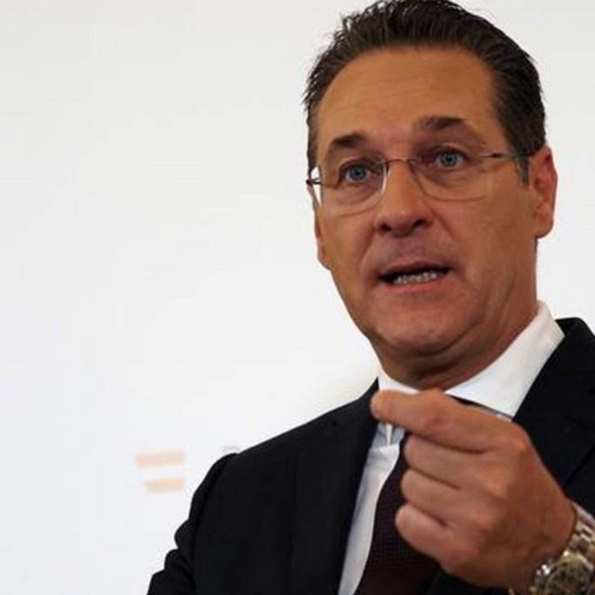 Ексвицеканцлера Австрии будут судить за вероятную взятку 10 тисяч евро