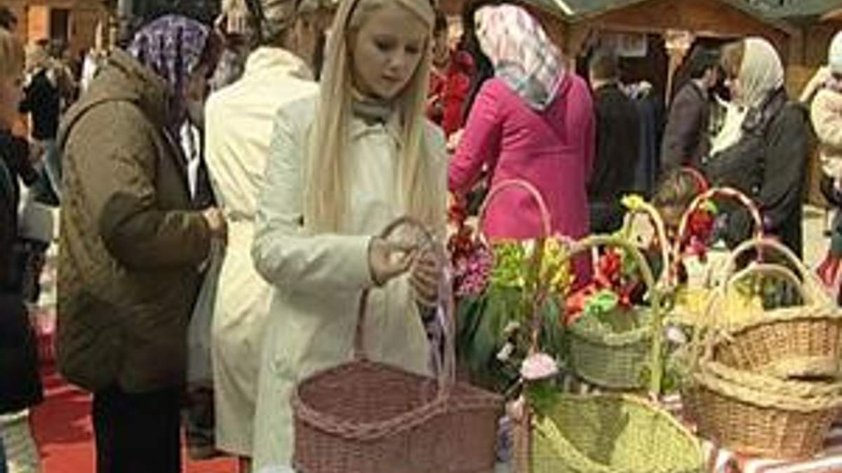 У Києво-Печерській лаврі відкрили благодійну пасхальну ярмарку