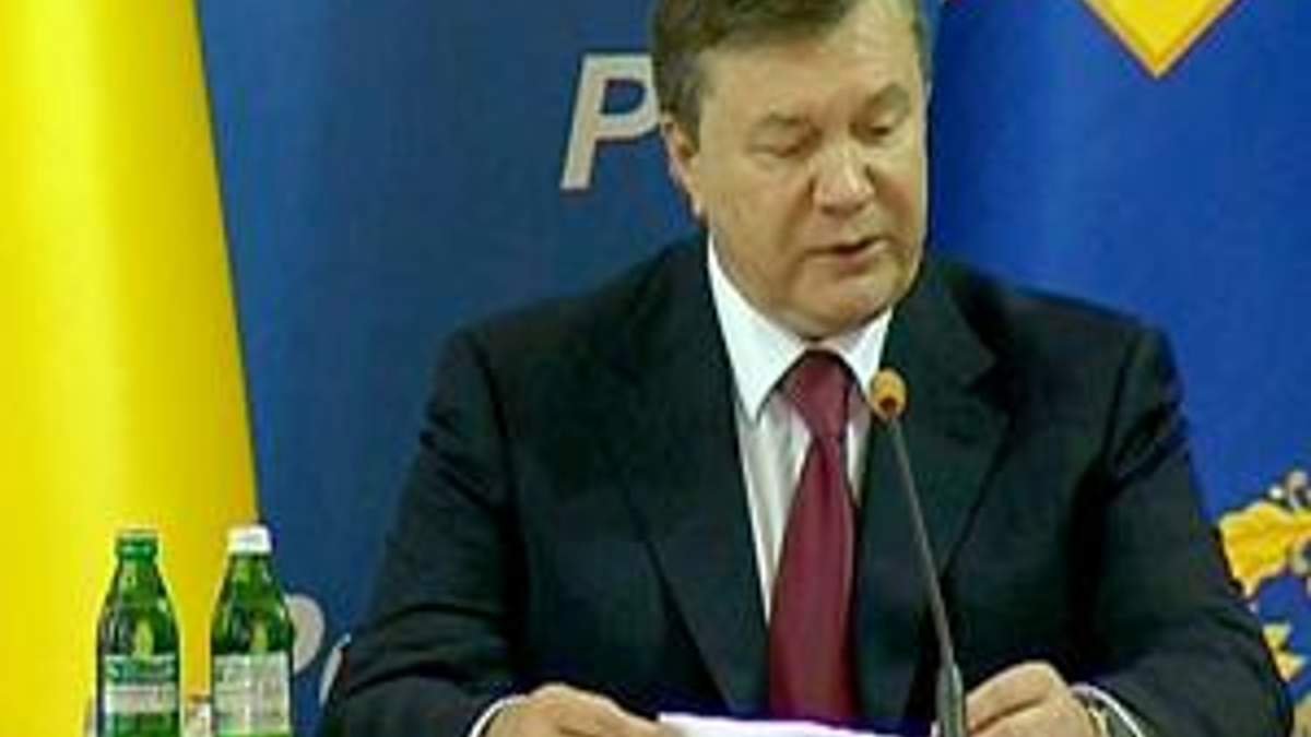 Президент погрожує Табачнику та Сафіулліну