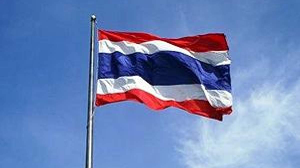 Прем’єр-міністр Таїланду перестане бути лідером партії