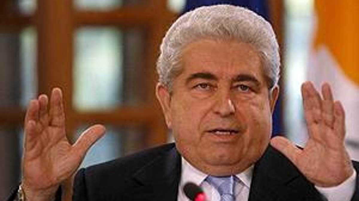 Дімітріс Хрістофіас запросив Віктора Януковича відвідати Кіпр