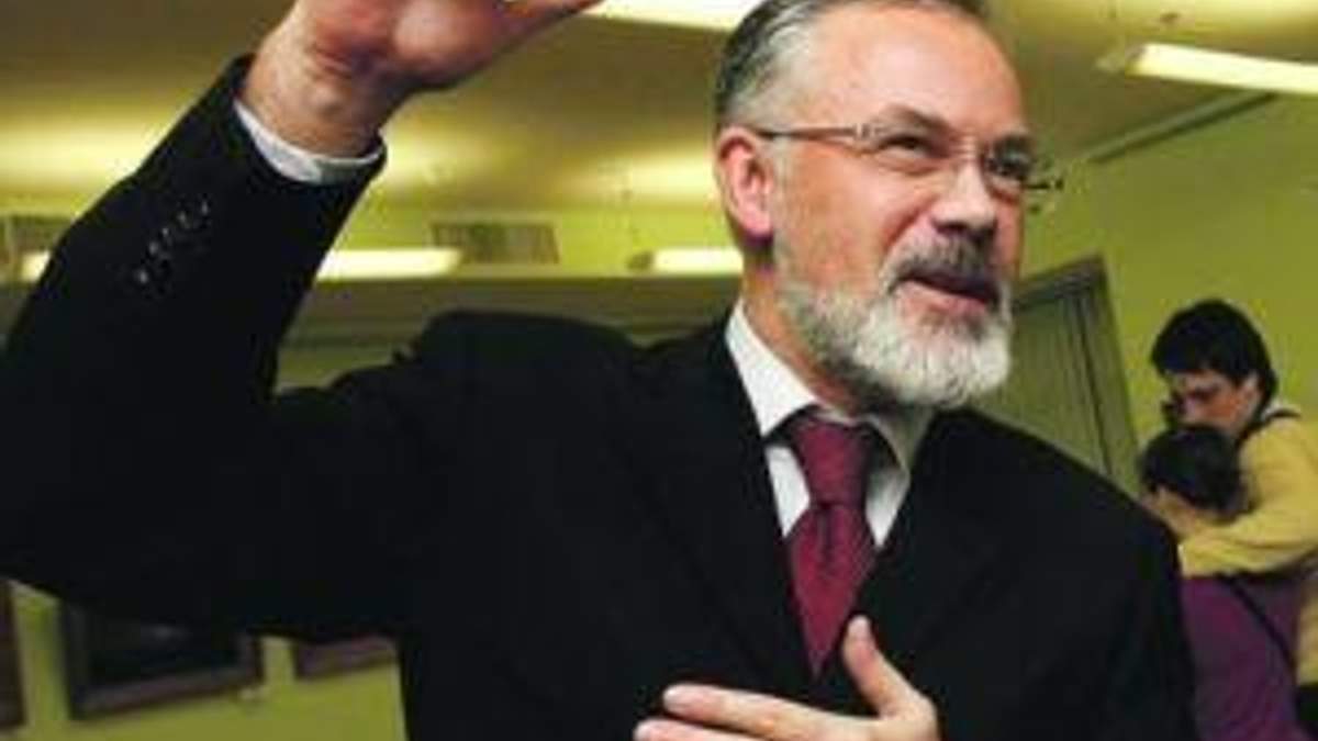 У Табачника новації зі шкільними підручниками