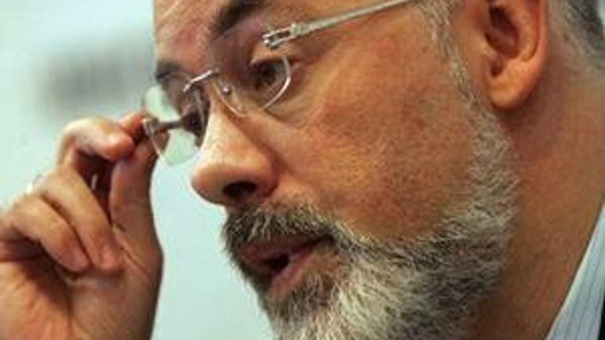 Табачник: Виші - не крамниці, щоб їх закривати