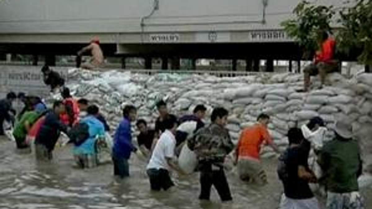 Внаслідок повеней у Таїланді загинули 300 осіб