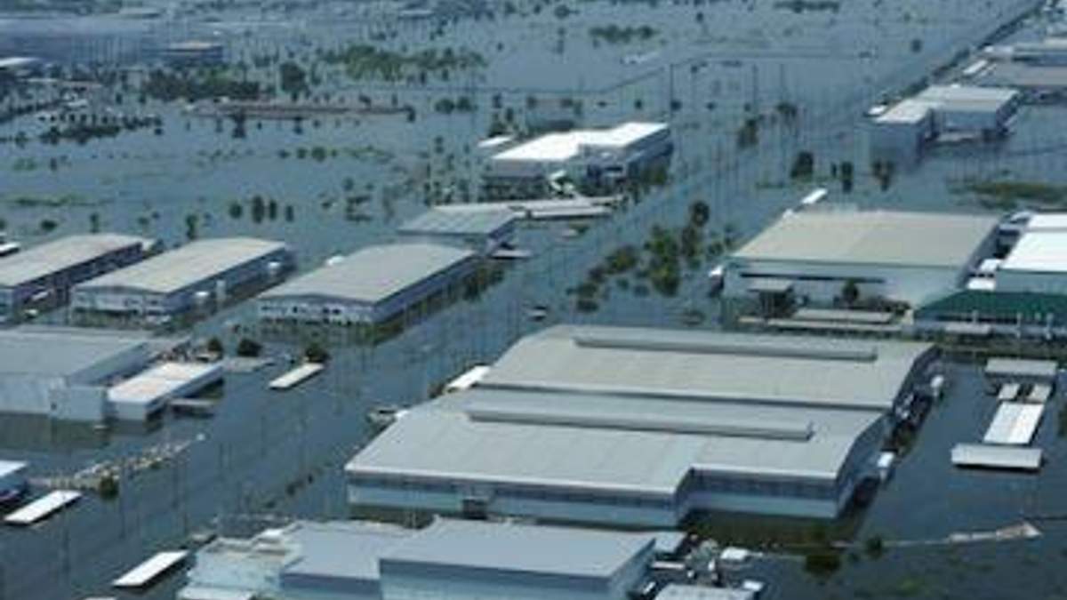 Повінь у Бангкоку заблокувала один зі столичних аеропортів