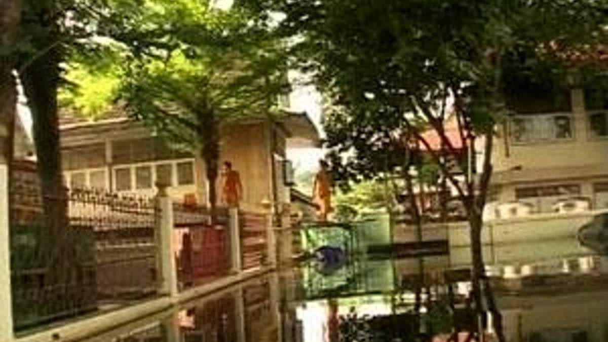 Паводок у Бангкоку затопив один з найдревніших буддійських храмів