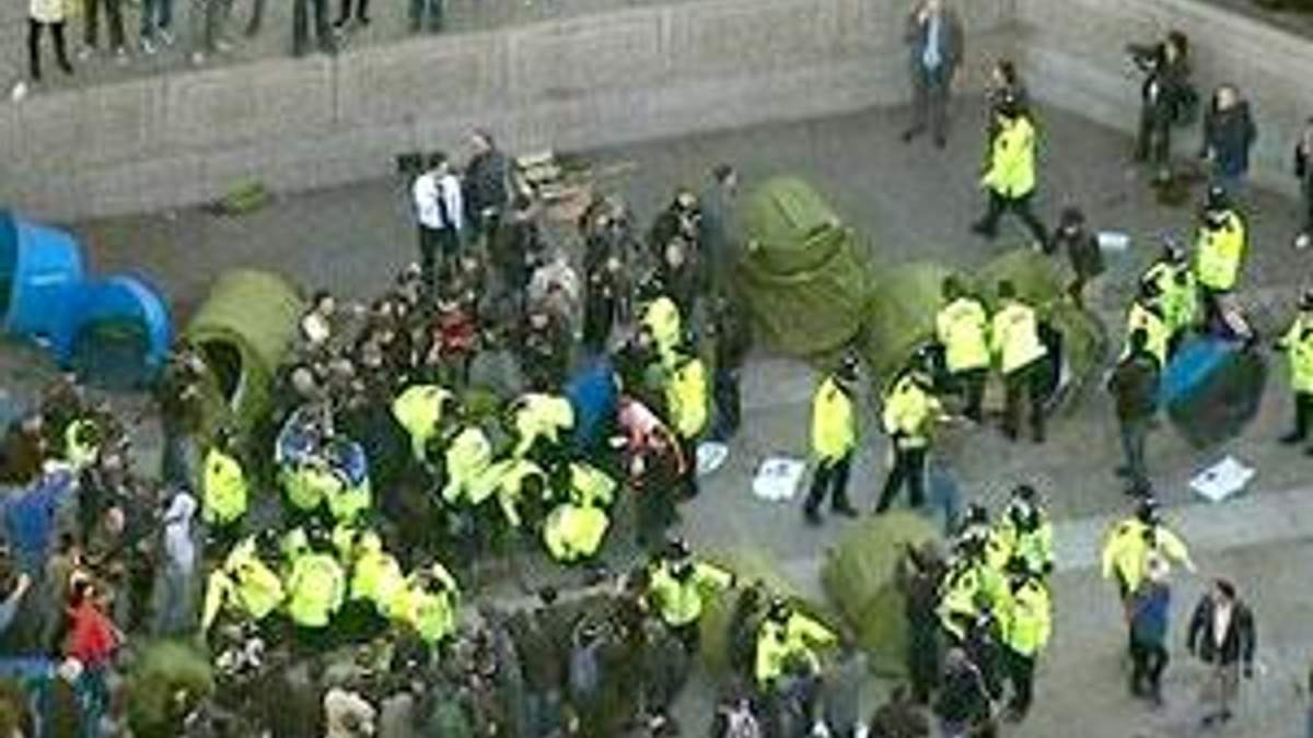 Близько 10 тисяч студентів пройшли центральними вулицями Лондона