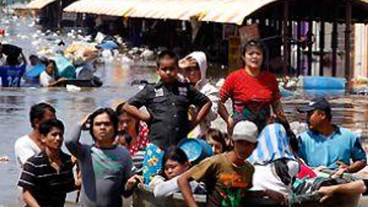 Кількість постраждалих від повені в Таїланді зросла до 495 000