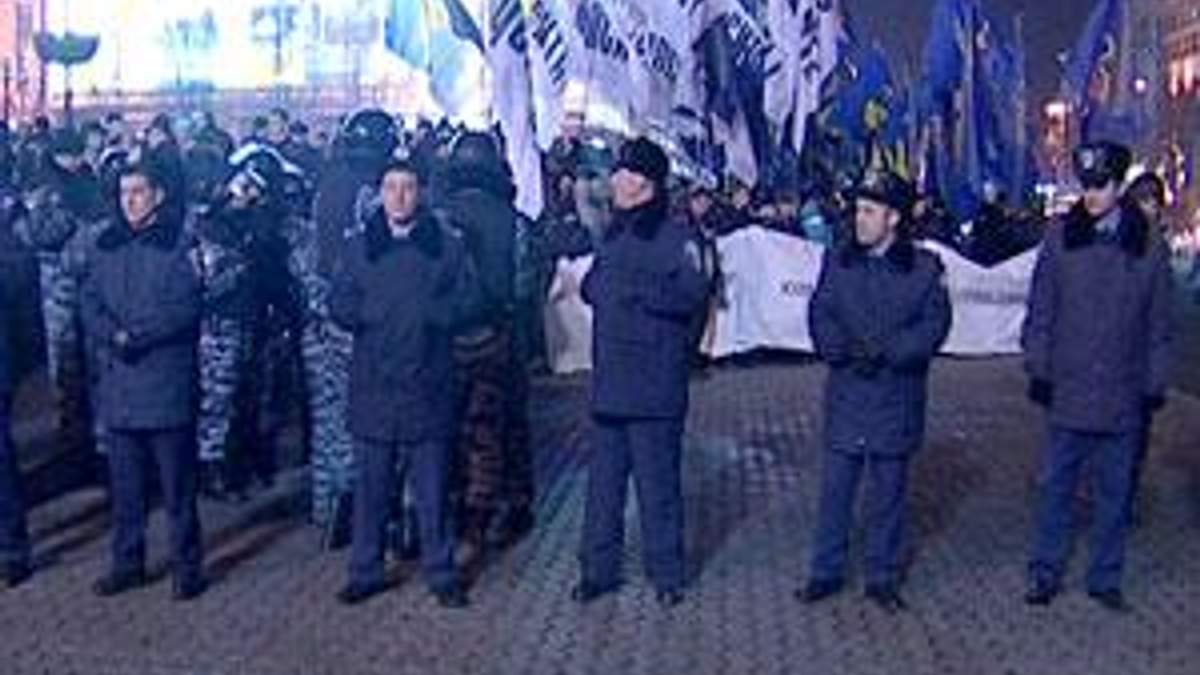 День Свободи у столиці відзначився силовим протистоянням День Свободи у столиці відзначився силовим протистоянням