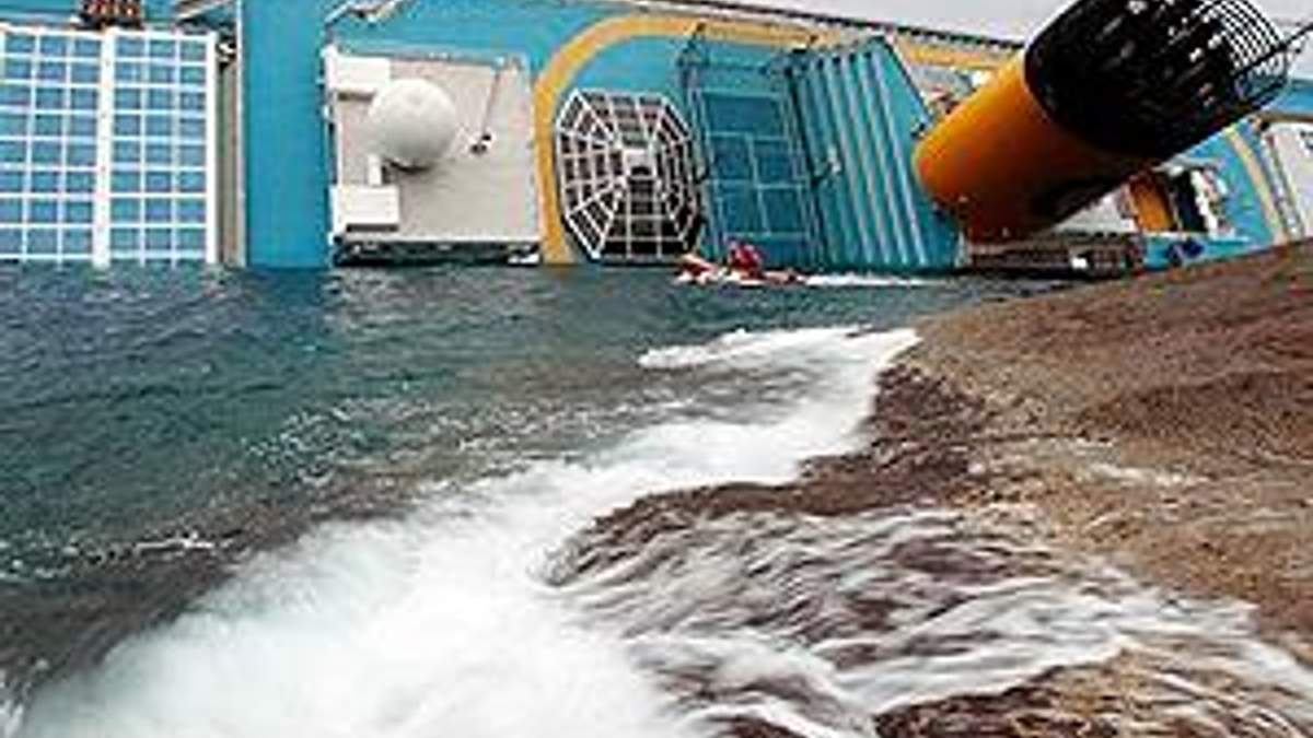 Пресса Италии обнародовала разговор береговой охраны с экипажем Costa Concordia