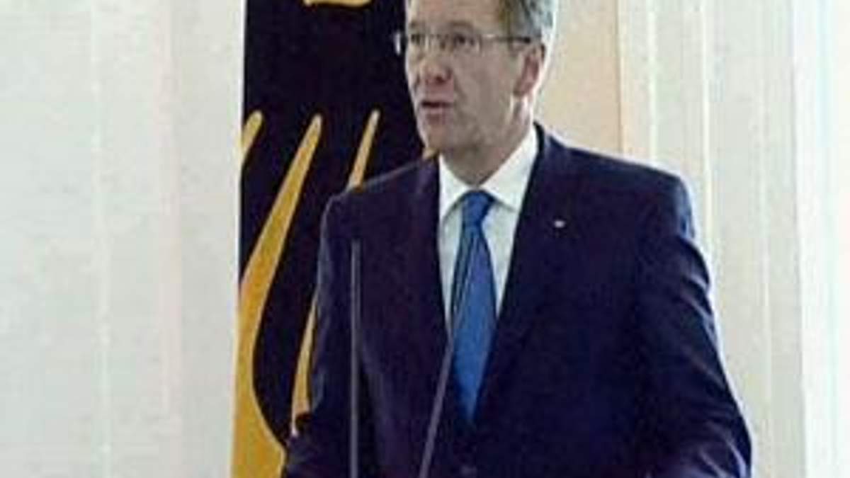 Президент Німеччини не витримав тиску громадськості