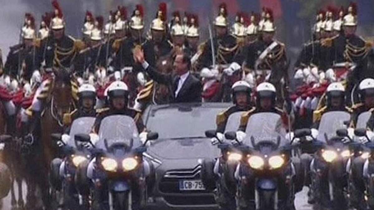 ЗМІ: Президент Франції порушує правила дорожнього руху