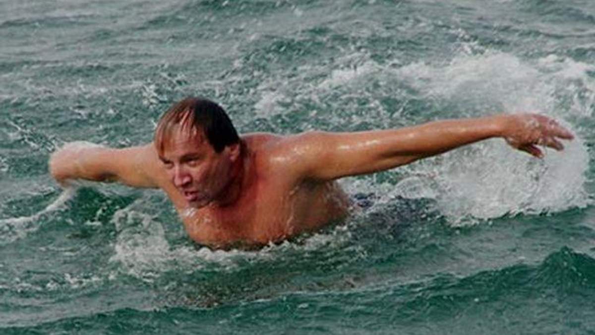 Українець проплив із Кіпру до Туреччини і назад