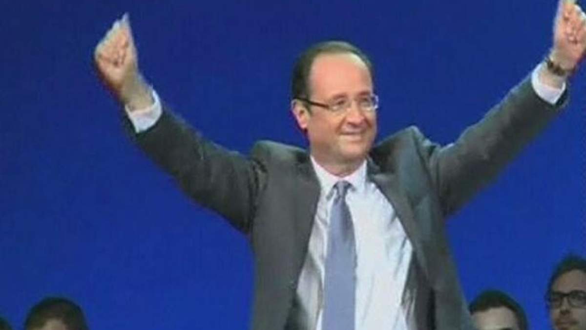 Популярність Олланда знизилась на 11%