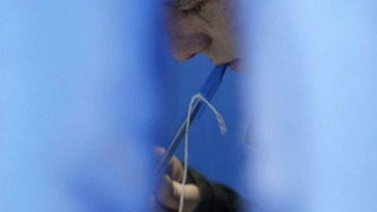 На Волині невідомі змушують виборців фотографувати бюлетені